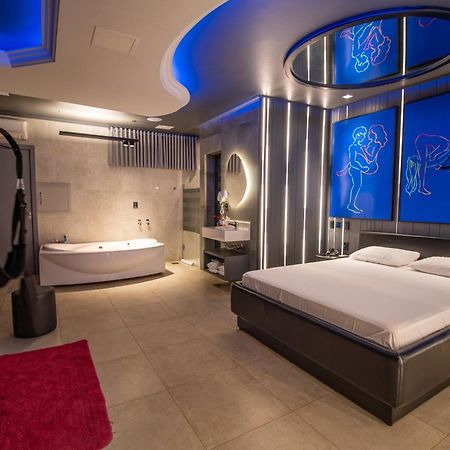 Motel Casa De Pedra Caràzinho 外观 照片