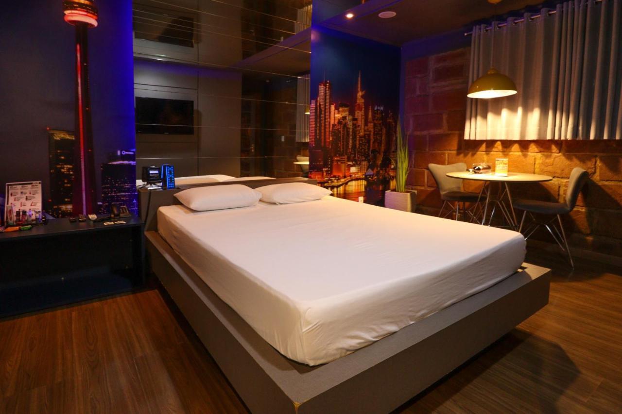 Motel Casa De Pedra Caràzinho 外观 照片