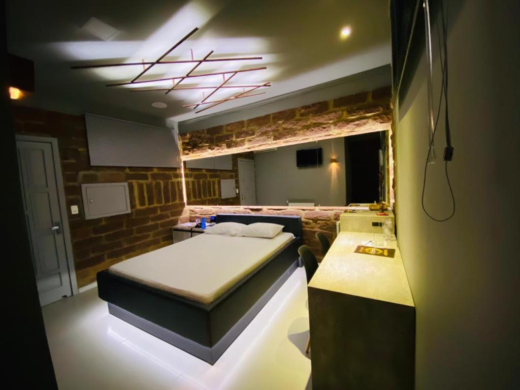 Motel Casa De Pedra Caràzinho 外观 照片
